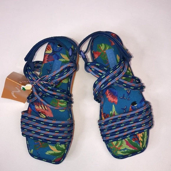 Farm Rio blue macaw rainbow strapped platform sandals size 8